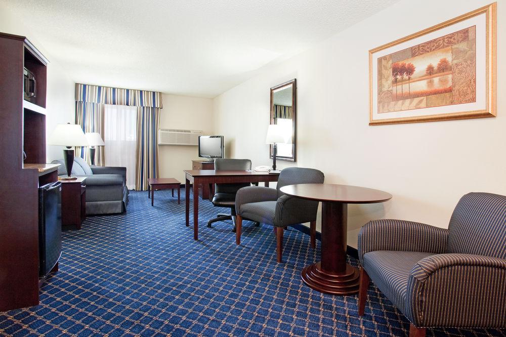 Holiday Inn Express Hotel & Suites Torrington By Ihg מראה חיצוני תמונה