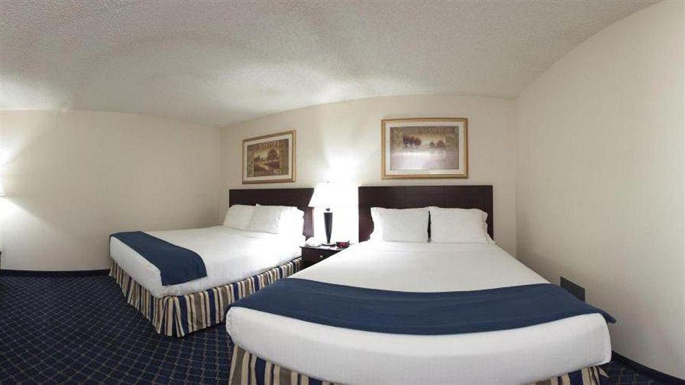 Holiday Inn Express Hotel & Suites Torrington By Ihg מראה חיצוני תמונה