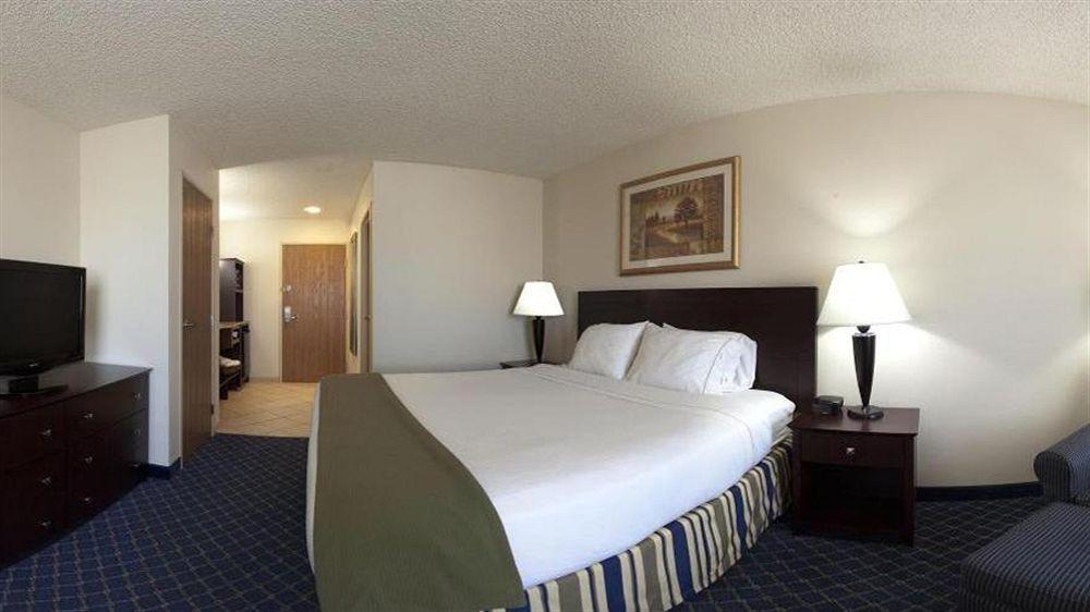 Holiday Inn Express Hotel & Suites Torrington By Ihg מראה חיצוני תמונה